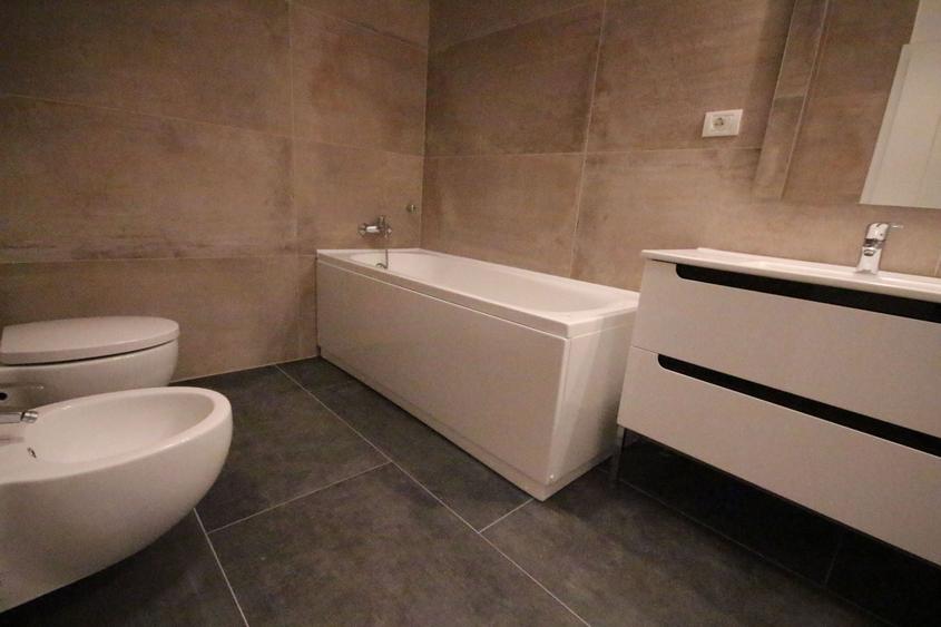 Apartament cu 3 camere decomandat, mobilat în Elisabetin