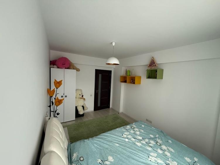 Apartament cu 3 camere decomandat, mobilat în Central