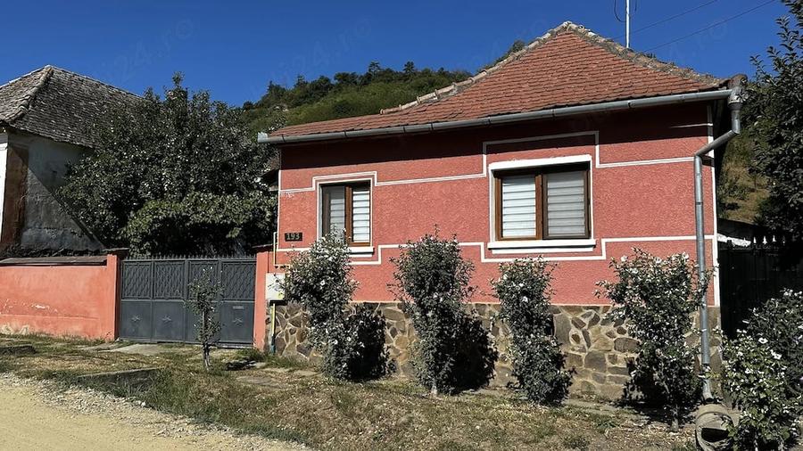 Casă cu 3 camere cu Teren 800 Mp în Nemșa