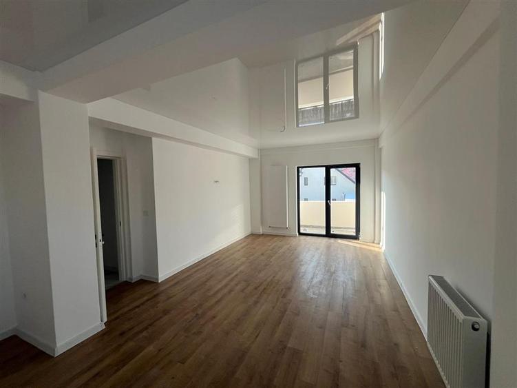 Apartament cu 2 camere semidecomandat în Bucium
