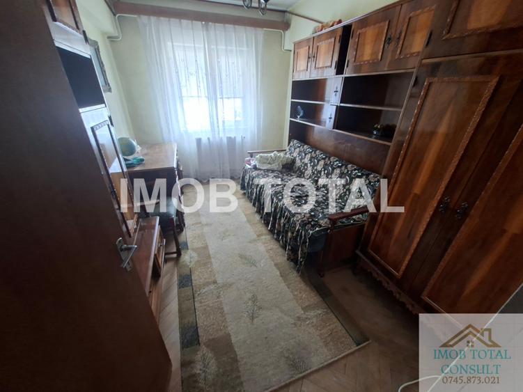Apartament cu 3 camere semidecomandat în Găvana 2