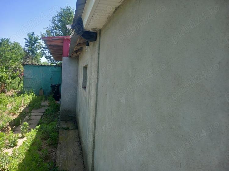 Casă cu 2 camere cu Teren 2700 Mp în Făcăeni
