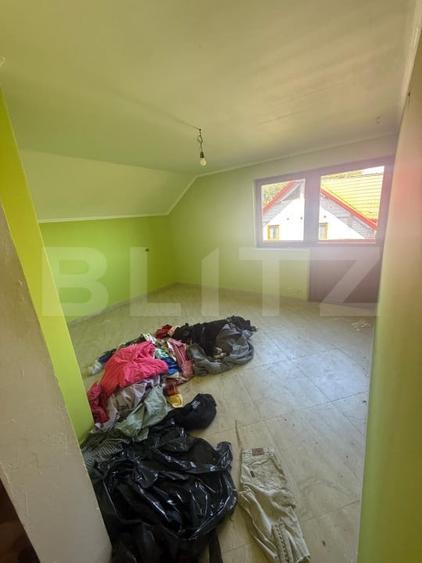 Casă individuală cu 4 camere cu Canalizare în Exterior Est