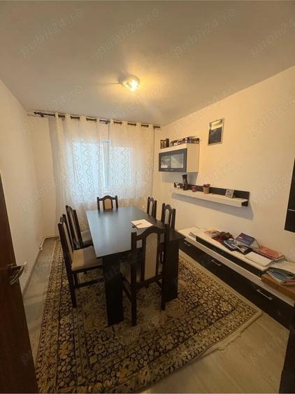 Apartament cu 4 camere decomandat în Central