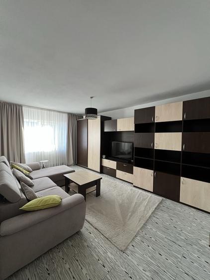 Apartament cu 2 camere decomandat în Girocului