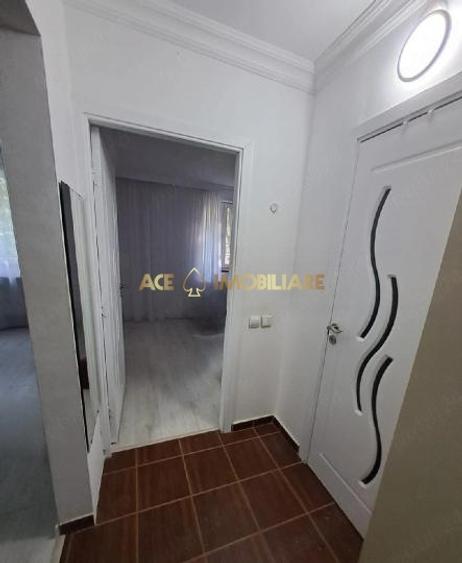 Apartament cu 3 camere decomandat, mobilat în Ozana