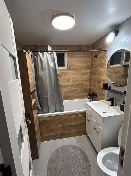 Apartament cu 3 camere decomandat în Exterior Vest