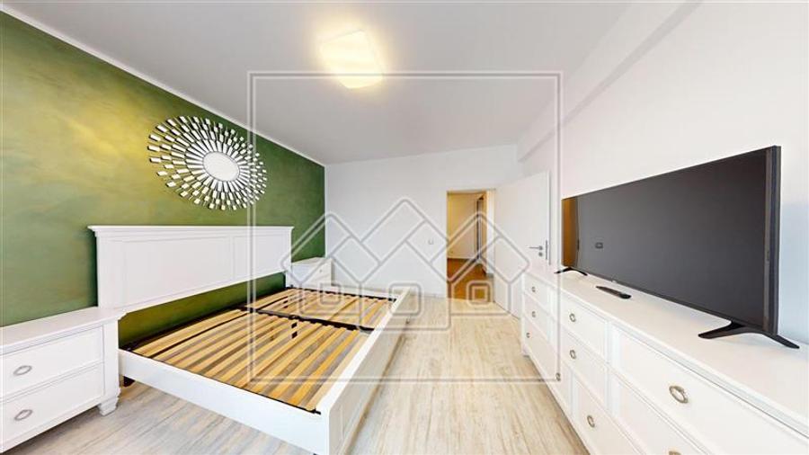 Penthouse cu 4 camere decomandat în Ștrand