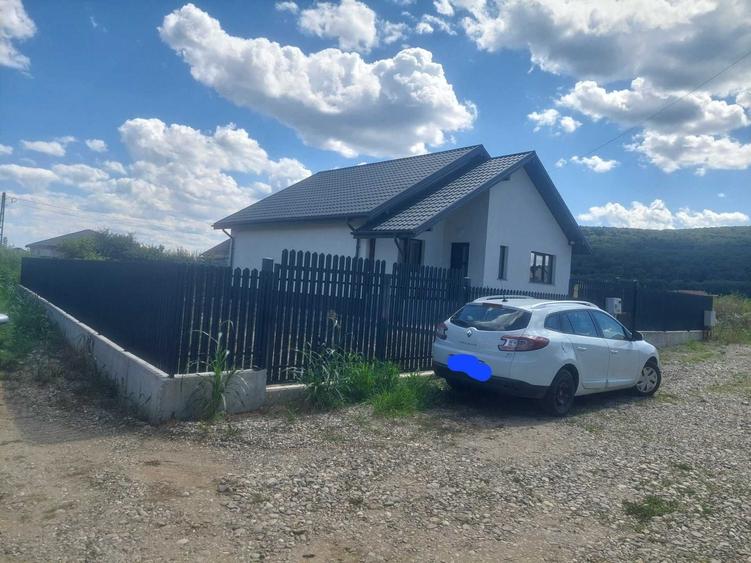 Casă cu 3 camere în Hemeiuș