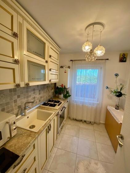Apartament cu 2 camere decomandat, mobilat în Bucium