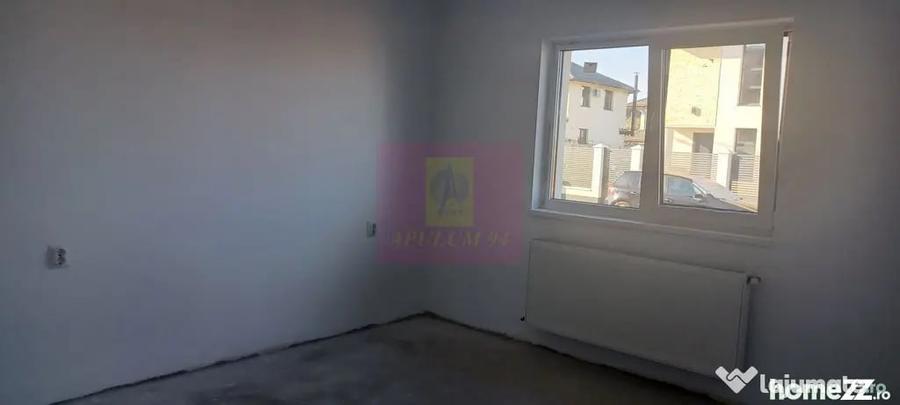 Casă cu 3 camere cu Teren 400 Mp în Săbăreni