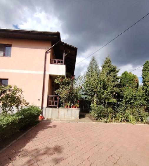 Casă cu 4 camere în Valea Lupului