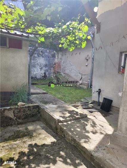 Casă cu 3 camere cu Teren 478 Mp în Central