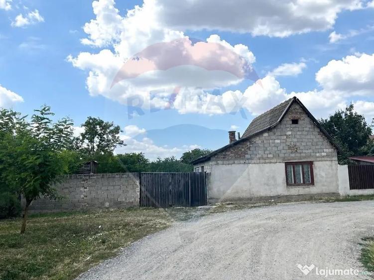 Casă cu 3 camere cu Teren 410 Mp în Central