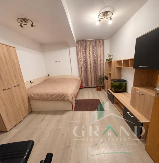 Apartament cu 2 camere semidecomandat, mobilat în Baciu