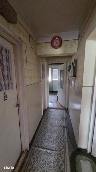 Apartament cu 3 camere în Micro 16