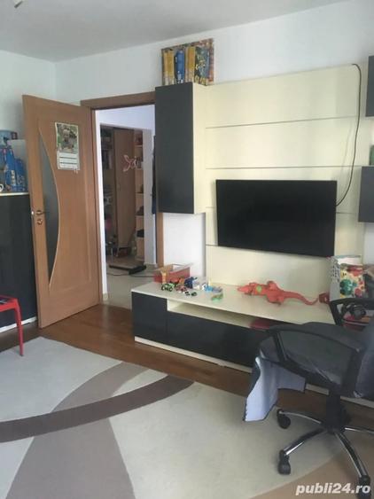 Apartament cu 3 camere decomandat în Telegrafului