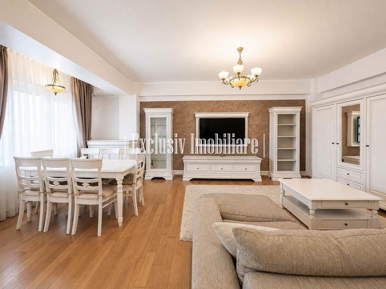Apartament cu 3 camere decomandat în Casa de Cultură