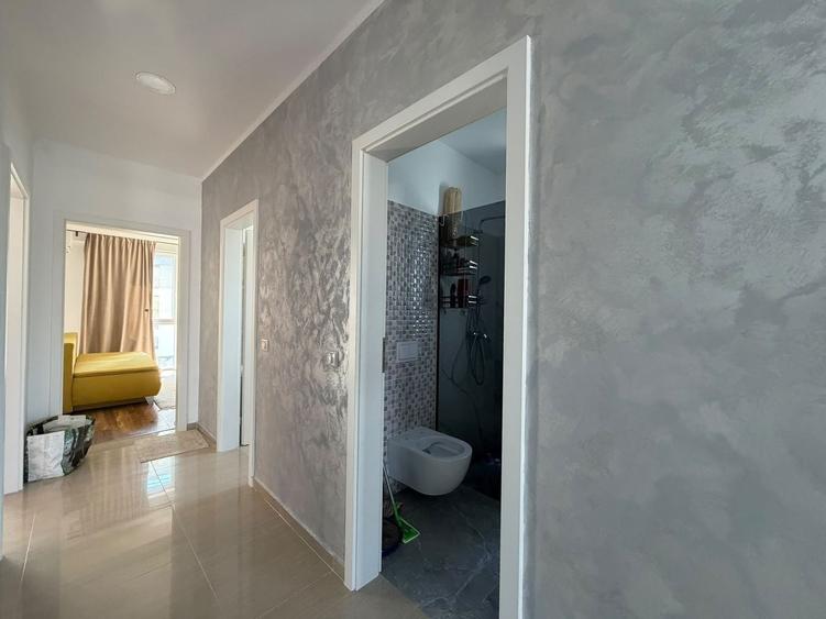 Apartament cu 3 camere decomandat, mobilat în Aradului