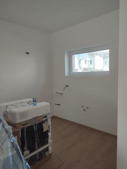 Duplex cu 3 camere cu Canalizare în Nord-Est