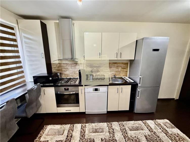 Apartament cu 2 camere semidecomandat, mobilat în Central