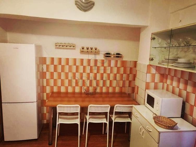 Apartament cu 3 camere semidecomandat, mobilat în Semicentral