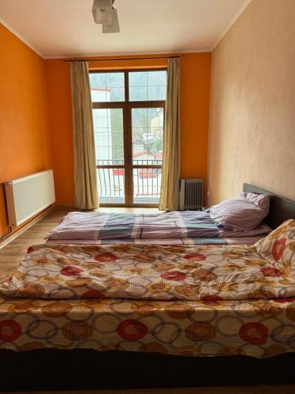 Casă individuală cu 8 camere cu Canalizare în Sinaia
