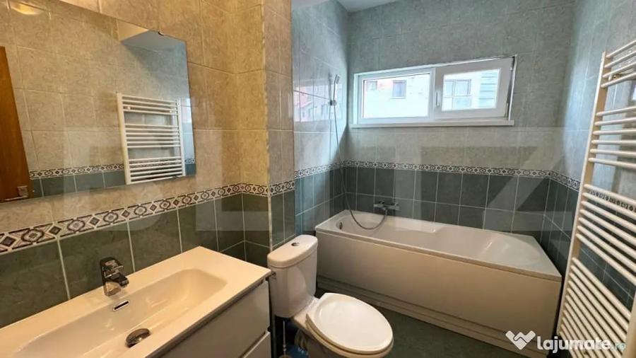 Apartament cu 3 camere decomandat în Independenței