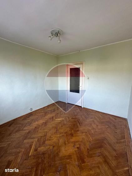 Apartament cu 3 camere decomandat în Rogerius
