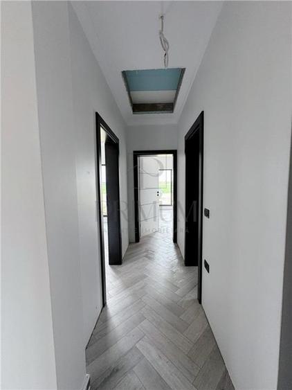 Duplex cu 3 camere cu Canalizare în Moșnița Nouă