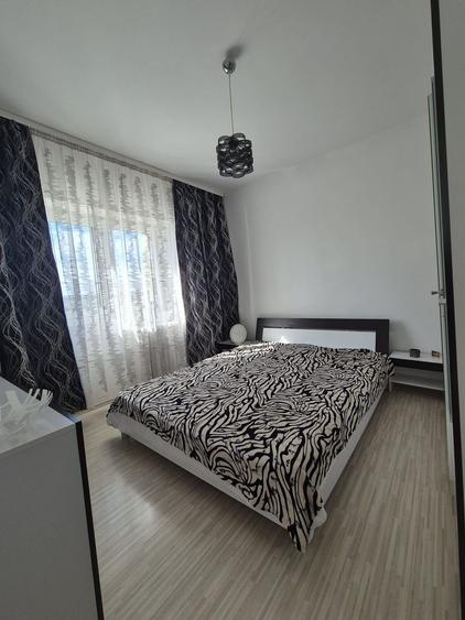Apartament cu 3 camere decomandat, mobilat în Berceni