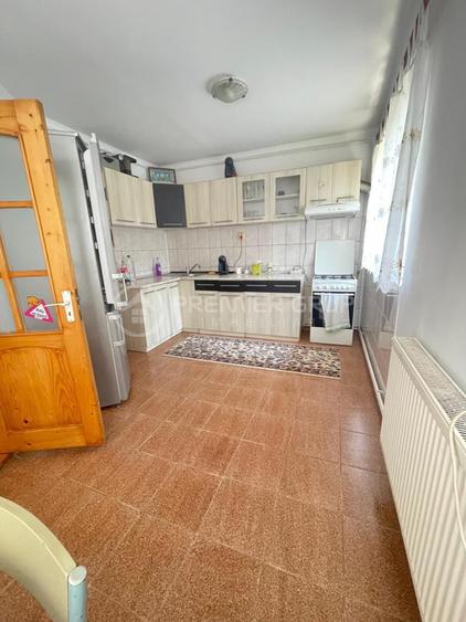 Duplex cu 4 camere cu Canalizare în Valea Adâncă