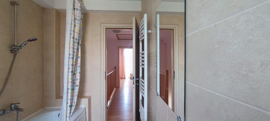Duplex cu 4 camere cu Canalizare în Prelungirea Ghencea