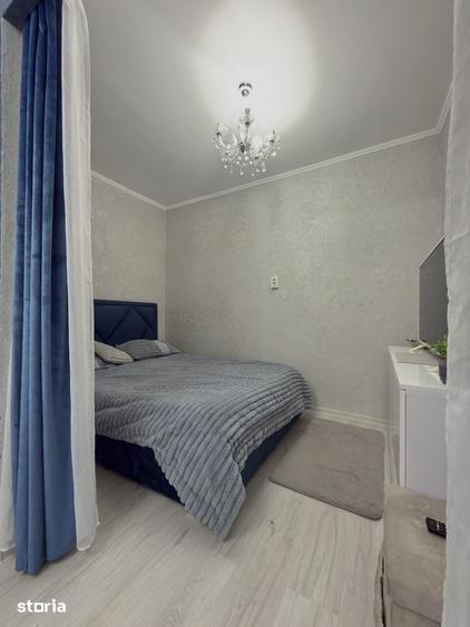 Casă cu 5 camere cu Teren 240 Mp în Central