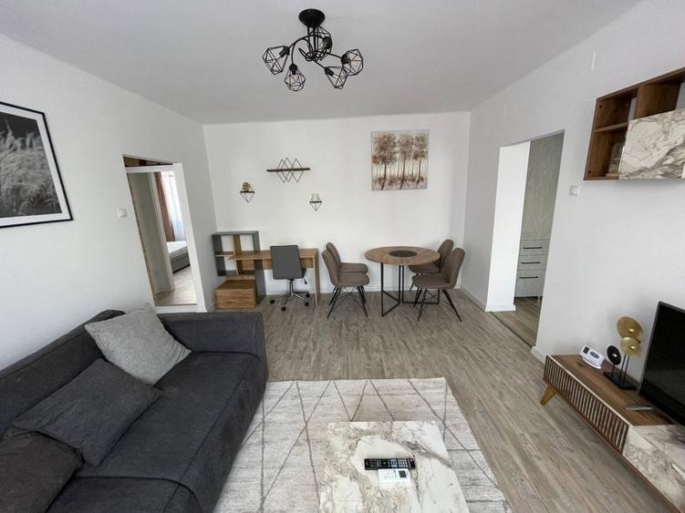 Apartament cu 2 camere semidecomandat în Central