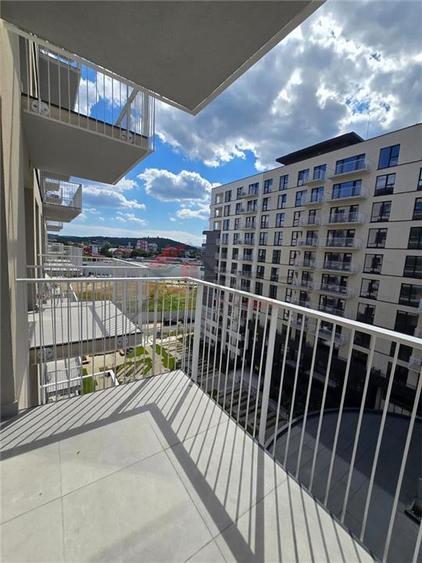 Apartament cu 2 camere decomandat în Podu Roș
