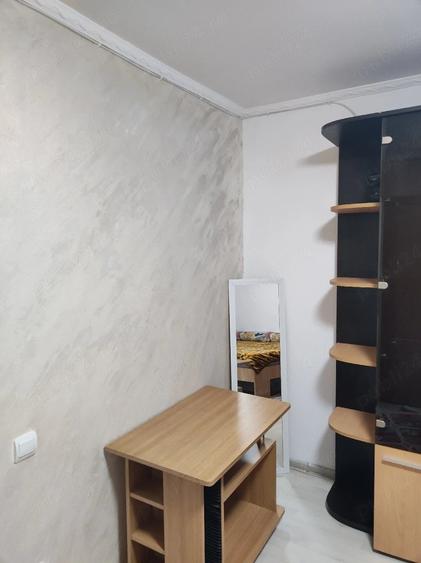 Garsonieră decomandată în Vitan