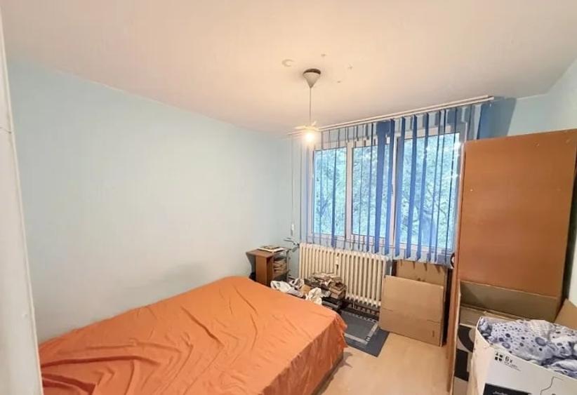 Apartament cu 3 camere decomandat în Drumul Taberei