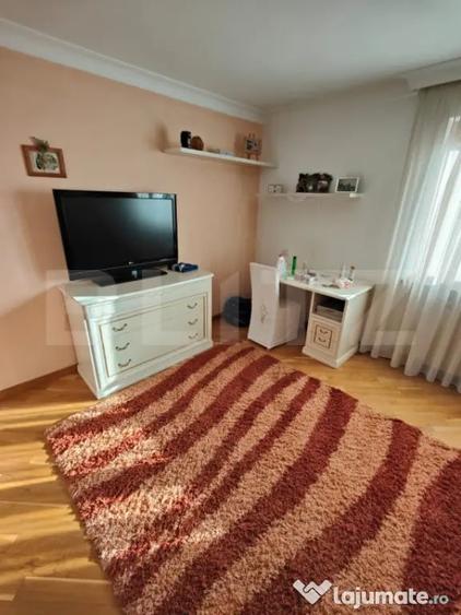 Casă cu 4 camere cu Teren 1000 Mp în Plopeni