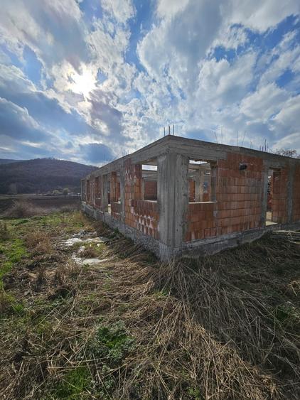 Casă cu 4 camere în Ciucurova