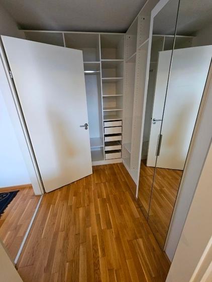 Apartament cu 3 camere decomandat în Sisești