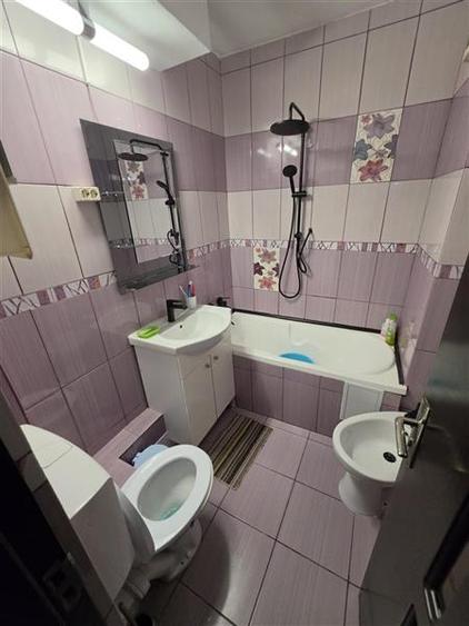 Apartament cu 3 camere decomandat, mobilat în Podu Roș