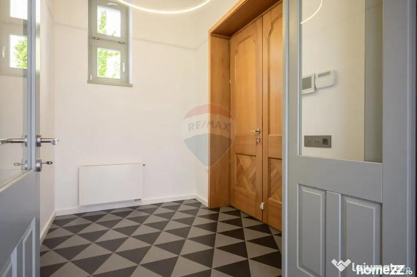 Casă cu 7 camere cu Teren 444 Mp în Dealul Cetății