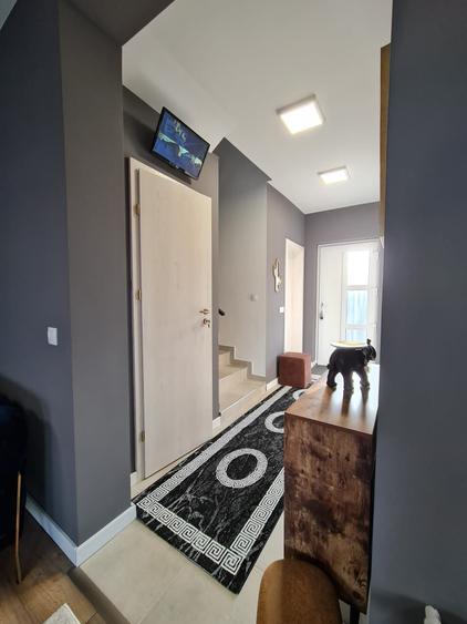 Casă cu 4 camere în Central