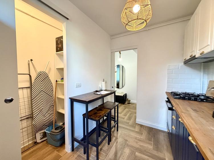 Apartament cu 2 camere semidecomandat, mobilat în Take Ionescu