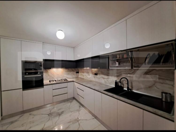 Casă cu 5 camere cu Teren 850 Mp în Șișești