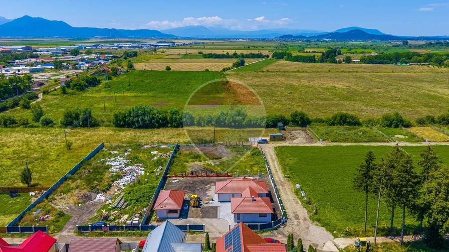 Teren Construcții intravilan de 1376 mp, în Prejmer