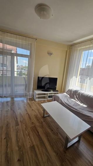 Apartament cu 4 camere semidecomandat, mobilat în Zorilor