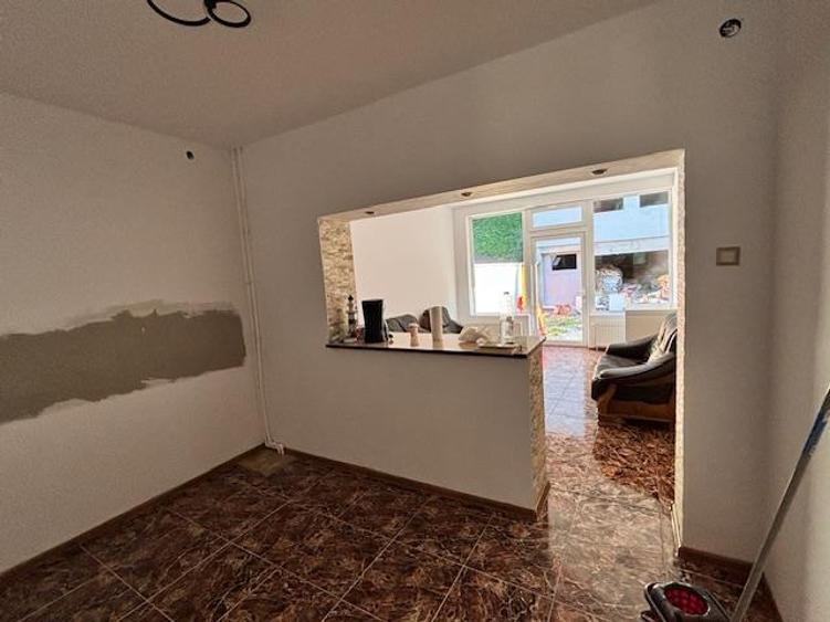 Duplex cu 4 camere cu Teren 300 Mp în Muncitoresc