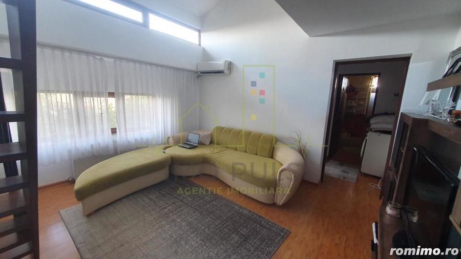 Apartament cu 4 camere semidecomandat în Girocului